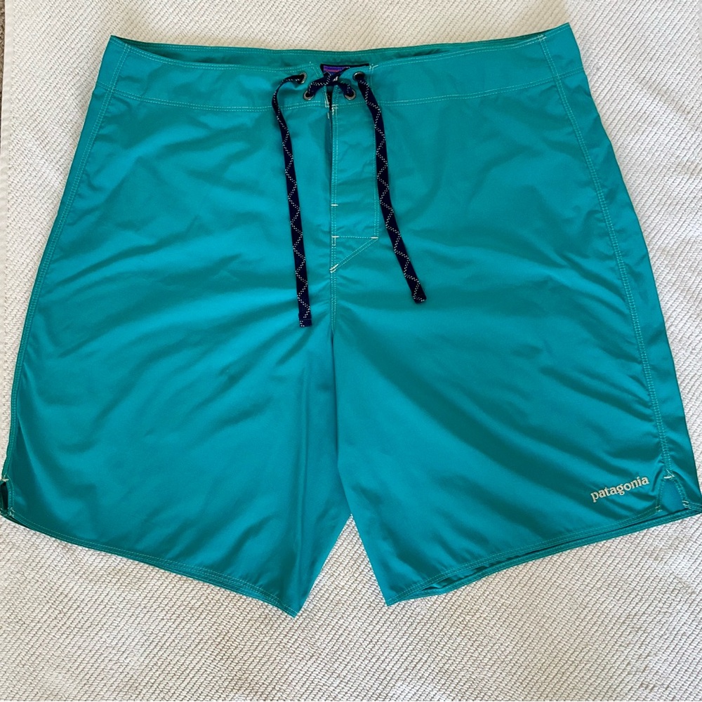 Patagonia Men’s Wavefarer® Board Shorts - Size 35, Teal color